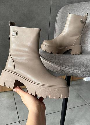 Ботинки бежевые зимние теплые средняя высота 36 37 38 39 40 41