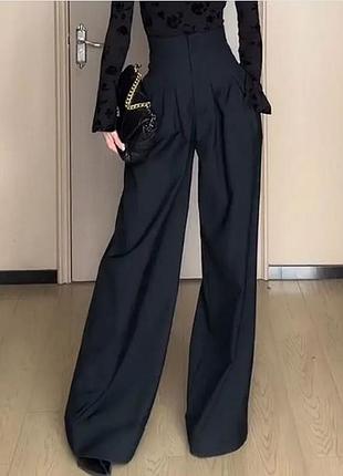 Стильные, черные женские брюки с завышенной талией