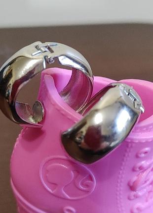 Серьги-кольца с застежкой-клипсой.