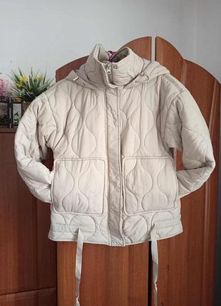 Красивая курточка, деми, около 11-13 лет, состояние идеально.