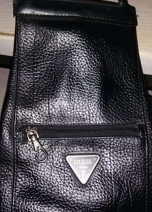 Guess (usa)- стильный черный рюкзак среднего размера