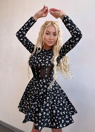 Коротка чорна корсетна сукня з пишною спідницею в квітковий принт   закрита з довгим рукавом в квітку  софт з софту