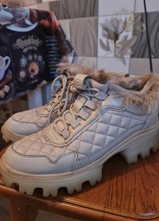 Кроссовки оригинал кожа кожаные р 39 uterque