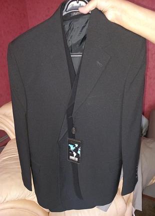 Костюми чоловiчi. iталiя...оригiнал.. розмiри  46-56.  бренди,marko corvari. daniel regazzo. renzo rinaldi, graf акцiйна цiна.. термiновий розпродаж..