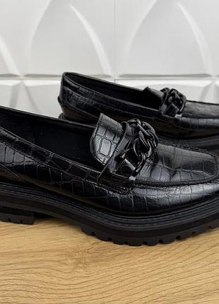 Жіночі шкіряні лофери m&s