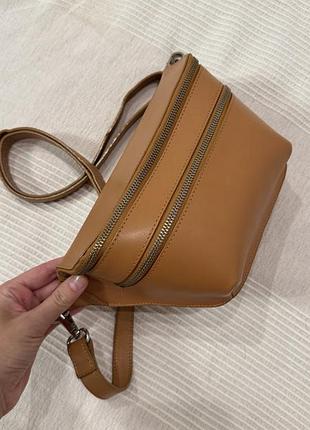 Шкіряна сумка-бананка рудого кольору