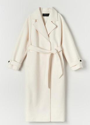 Пальто молочного цвета sinsay