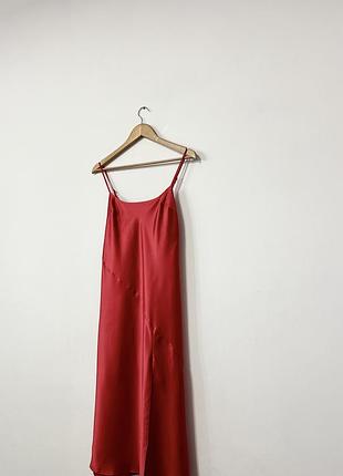 Шикарне атласне плаття з розрізом🌿