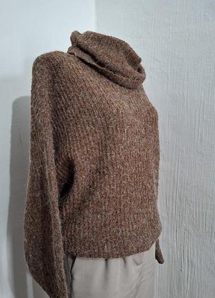 Теплий волохатий светр