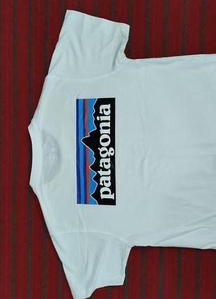 Футболка patagonia p-6 logo organic cotton (размер s)