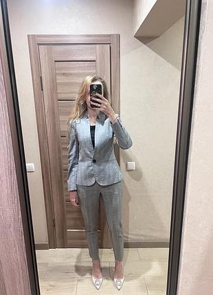 Жіночий костюм zara