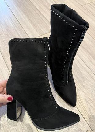 Стильні жіночі сапожки на каблуку 37 розмір