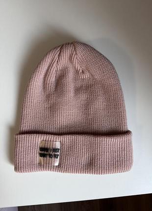 Жіноча рожева шапка , пудрова шапка біні