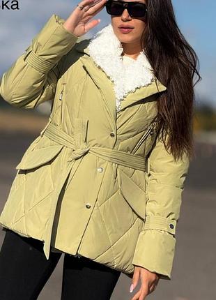 Стьобана зимова куртка з єко хутром барашка