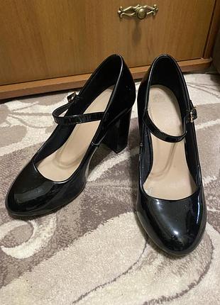 Туфлі лакові туфли лаковые