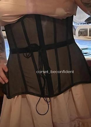 Корсет на связках для ношения поверх одежды черного цвета