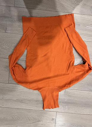 Гольф жовтогарячого кольору