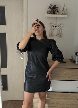 Шкіряна сукня чорна