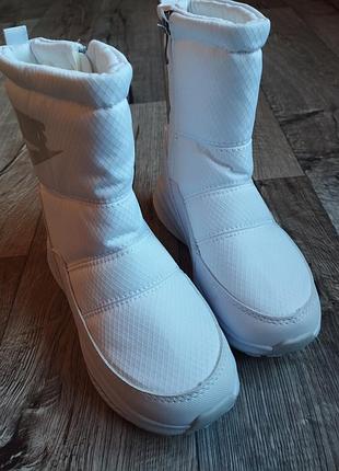 Зимові черевики для дівчини 32р, 21см