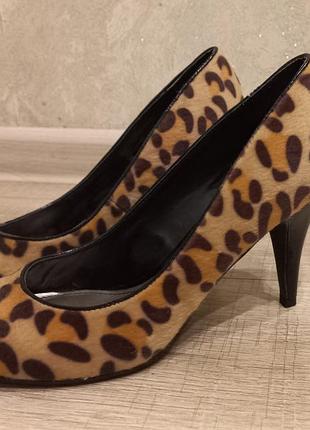 Туфли в актуальном принте.