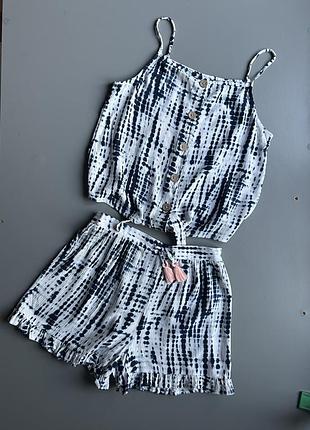Модный костюм из вискозы/ майка и шорты