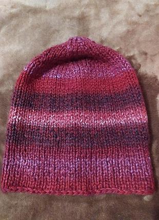 Шапка ручной вязки