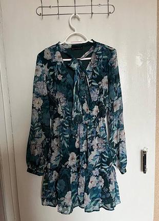 Сукня жіноча