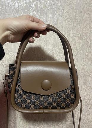 Сумка через плече/ в руці, зі стоячою ручкою тренд 2025