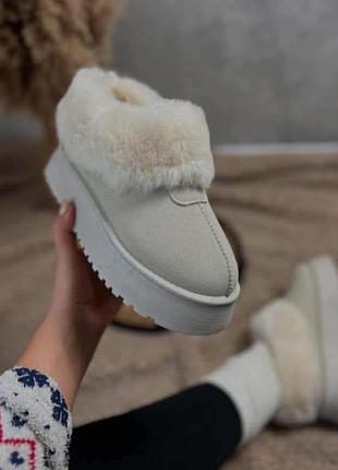 Угги женские ugg  
отличное качество и состояние 
не подобрал размер