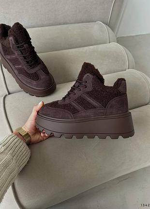 Коричневые ботинки на платформе из натуральной замши