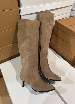 Жіночі чоботи із натуральної замші на шпильці 10752