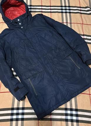 Розпродаж продаю чоловічу парку дешево якісна не продуває не промокає.