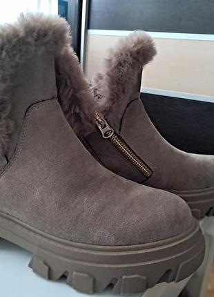 Жіноче взуття