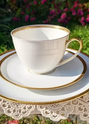Вишукана чайно-кавова трійка (чашечка, блюдце, десертна тарілка) з найтоншої порцеляни