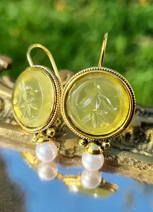 Цікаві сережки, кульчики, зроблені у вінтажному стилі.