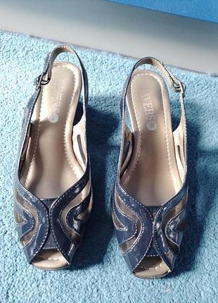 Босоніжки,нові