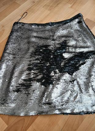 Юбка минi.
даже цiкава. 10