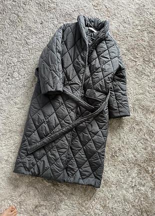 Стьобане пальто на запах.розмір м