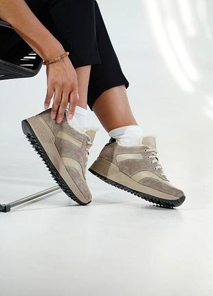 Кроссовки женские зимние светлые на меху из натуральной кожи и замши на платформе натуральная овчина