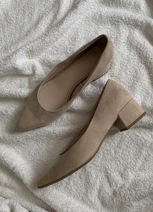 Жіночі туфлі човники бежевого кольору українського бренду nova