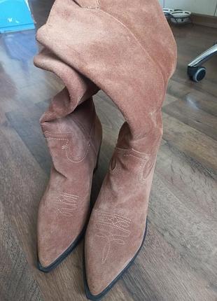 Ковбойські замшеві чоботи від качаровської.