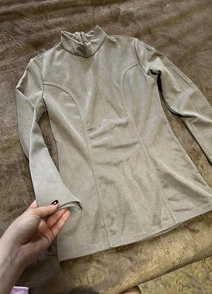Кофточка від zara. з довгим рукавом. буде дуже гарно підкреслювати фігуру