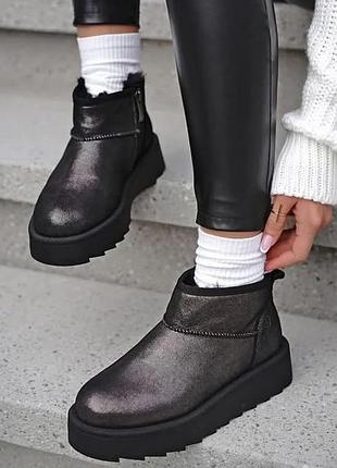 Уггі жіночі шкіряні короткі tamaris чорні 38 розмір.