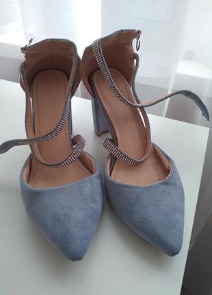 Б/в босоножки, 39 г.