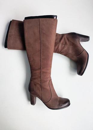 Жіночі шкіряні коричневі чоботи ecco