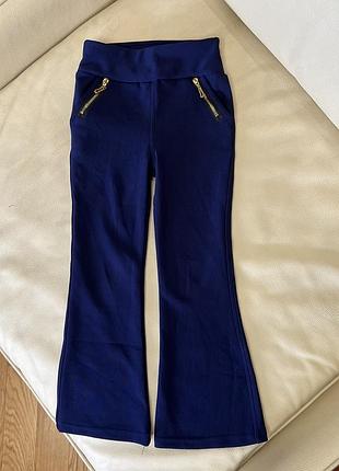 Стильні штани, лосини  кльош на дівчинку 4-5 років ріст 104-110 стан як нові  дов 61.5, крок 42, пояс 22.5