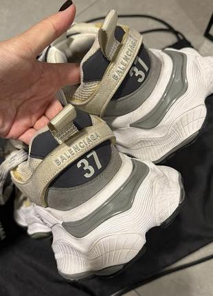 Кросівки balenciaga оригінал вказано розмір 37, але дуже великі