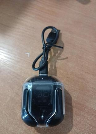 Беспроводные наушники с зарядным кейсом