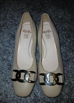 Туфлі нові жіночі шкіра ara high soft розмір 4-24см