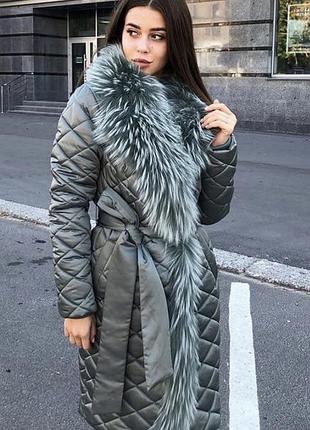 Зимове пальто з хутром чорнобурки